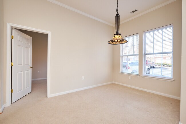 Building Photo - 171 Somervelle St