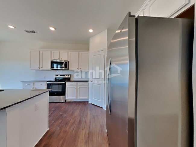 Building Photo - 161 Hazel Pk Dr