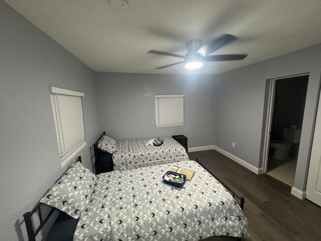 Foto del edificio - 2360 NW 6th Ct