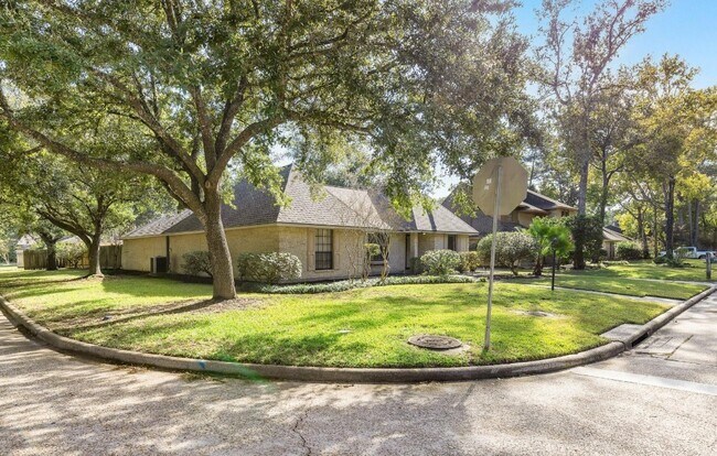 Foto del edificio - 3926 Oak Gardens Dr