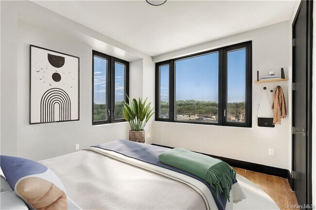Foto del edificio - 667 Ridge Hill Boulevard