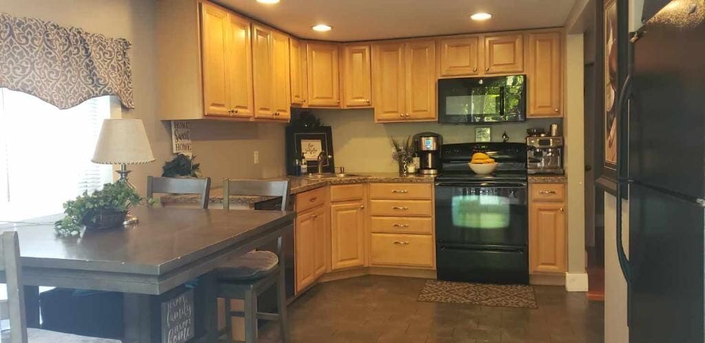 Kitchen - 56 Mount Vernon St