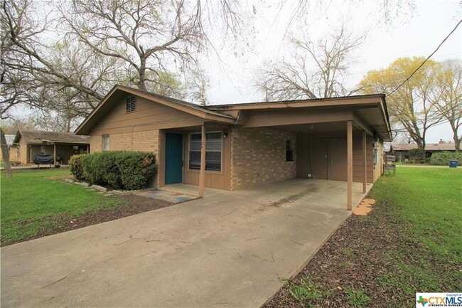 Building Photo - 241 Bobolink Dr