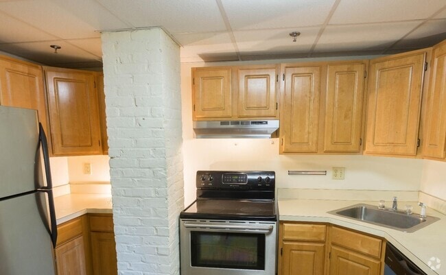 Building Photo - 1617 Massachusetts Ave