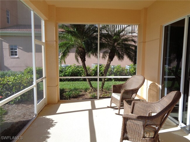 Foto del edificio - 562 Avellino Isles Cir