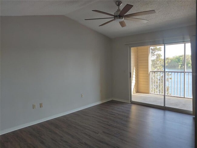 Foto del edificio - 1969 Summer Club Dr