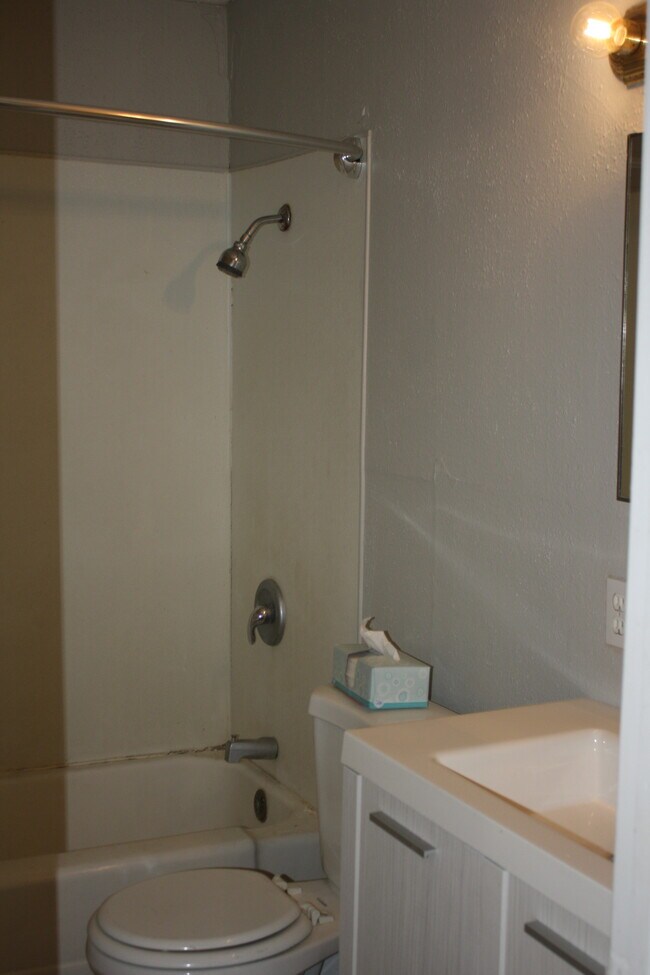 Foto del edificio - 2621 28th St