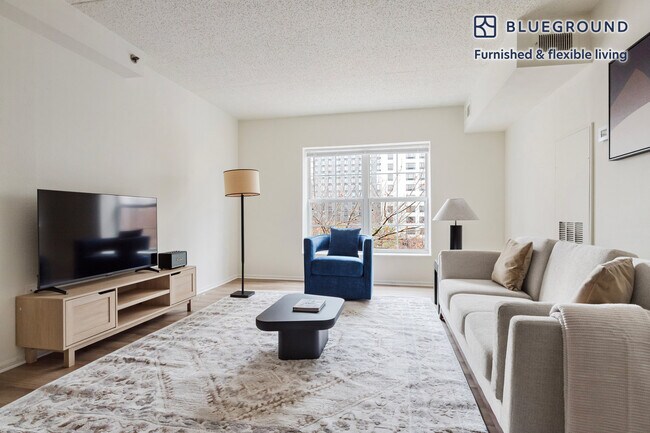 Foto del edificio - 444 Washington Blvd