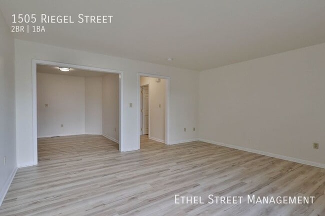 Foto del edificio - 1505 Riegel St