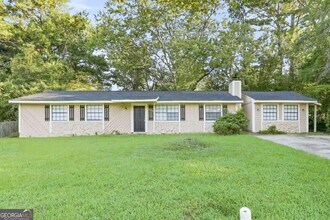 Building Photo - 596 Crestmont Ct