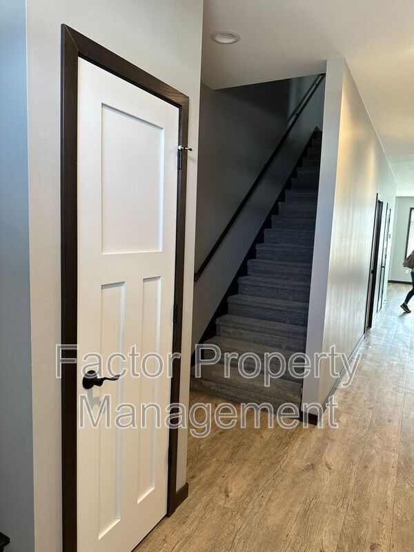 Building Photo - 605 Prairie Rose Trl
