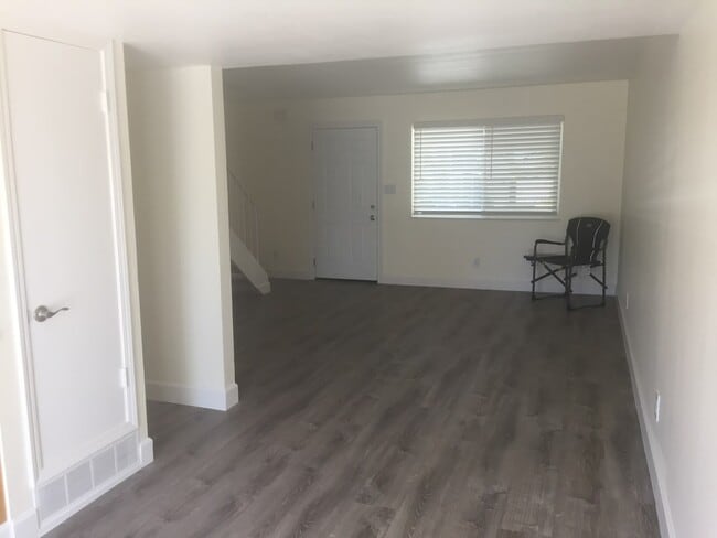 Building Photo - 136 Arana Dr