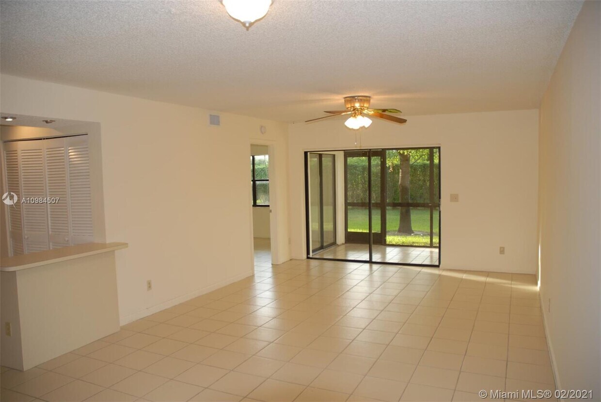 Primary Photo - 9649 Riverside Dr