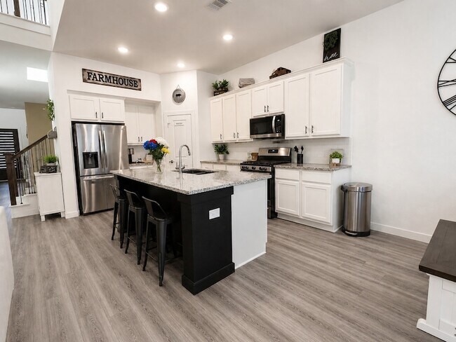 Foto del edificio - 17111 Crimson Crest Dr