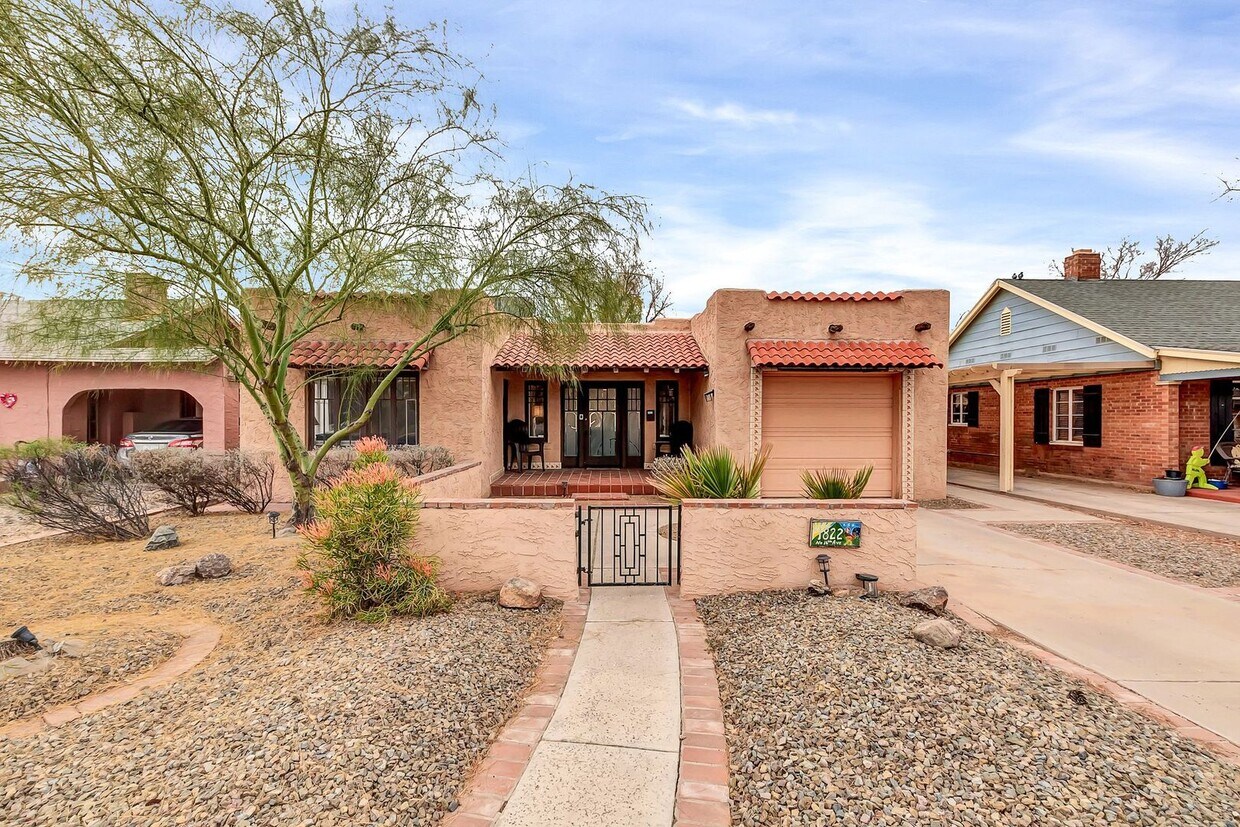 Primary Photo - Timeless Historic Santa-Fe Style Home in F...
