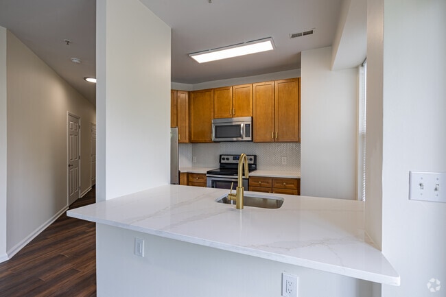 2BR, 2BA - 1,236SF - The Wisteria - Kitchen/Dining Area - The Highlands at Morris Plains