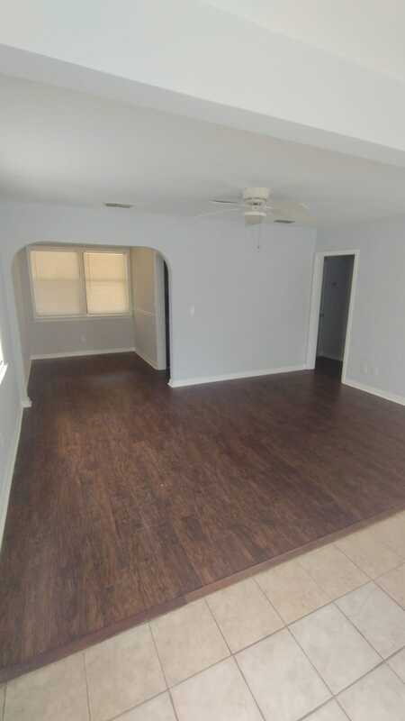 Building Photo - 725 Linda Dr