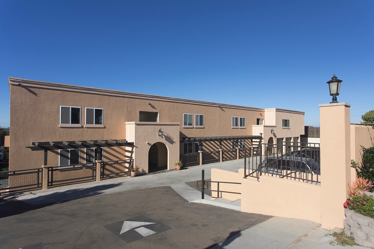Foto principal - Point Loma 1BR with W/D In-Unit, Great Vie...