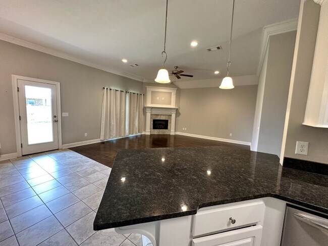 Foto del edificio - Beautiful Newer 3 Bedroom Home in Pearl!!!