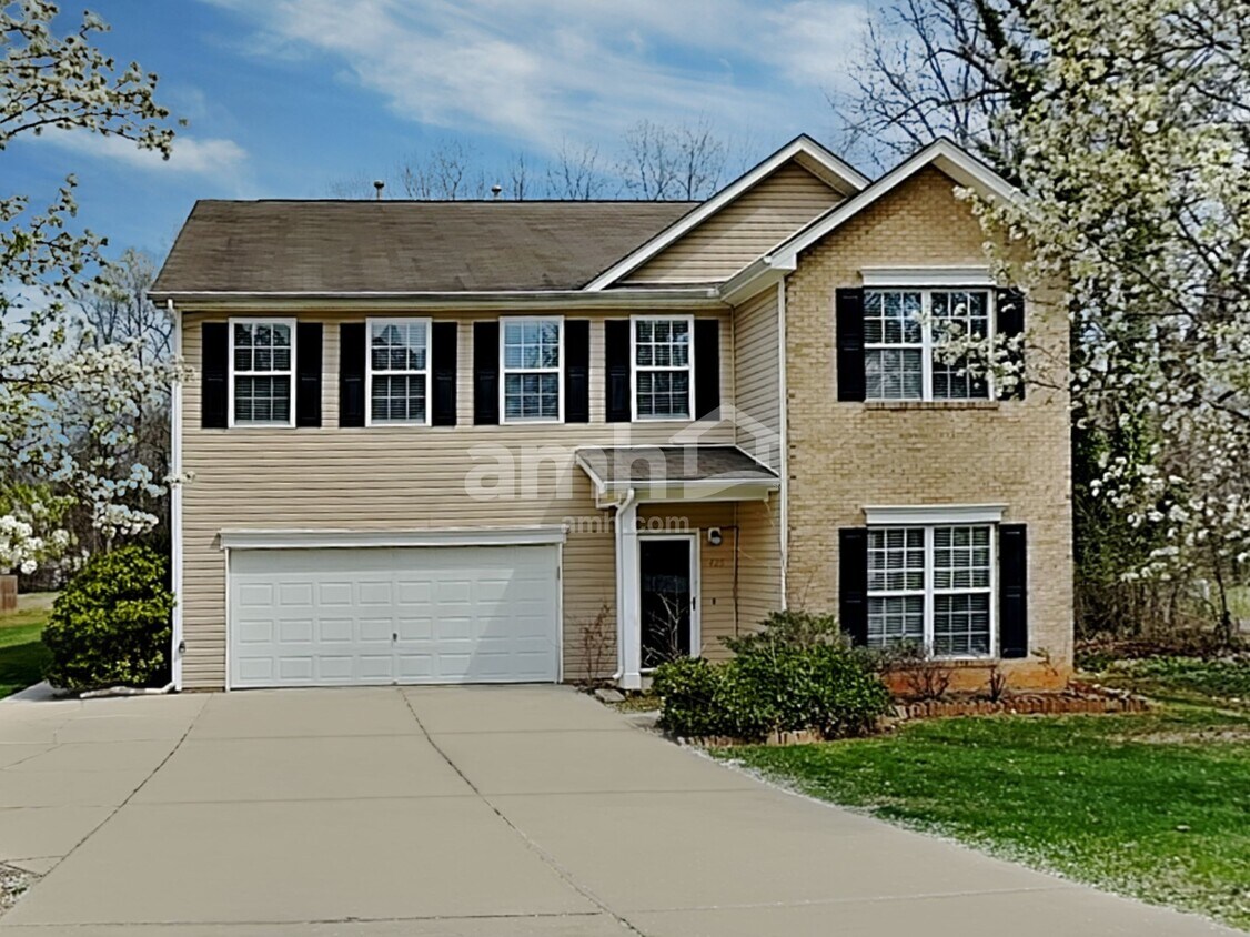 Foto principal - 1425 Youngs Mill Rd