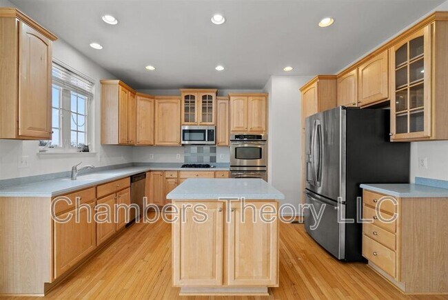 Building Photo - 8453 Kirby Lionsdale Dr