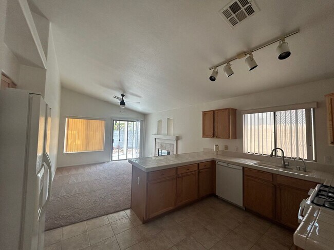 Building Photo - Charming Single-Story in Summerlin South