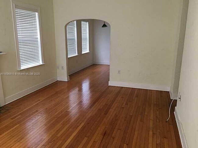 Foto del edificio - 929 Meridian Ave