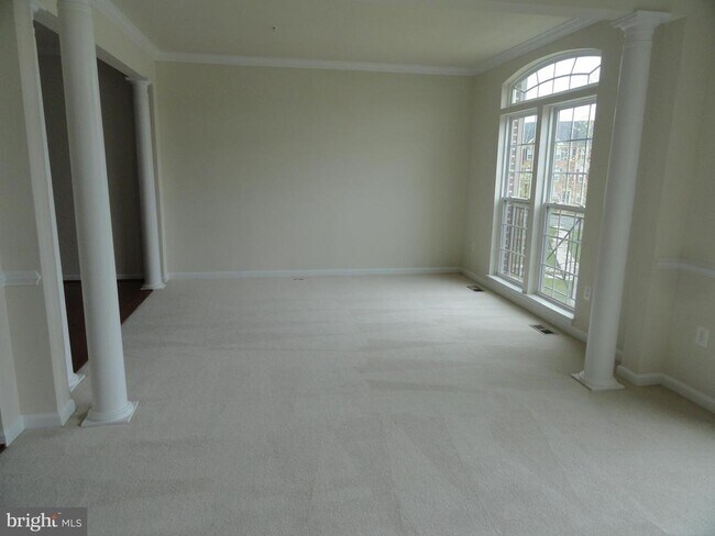 Building Photo - 2711 Lucas Run Way