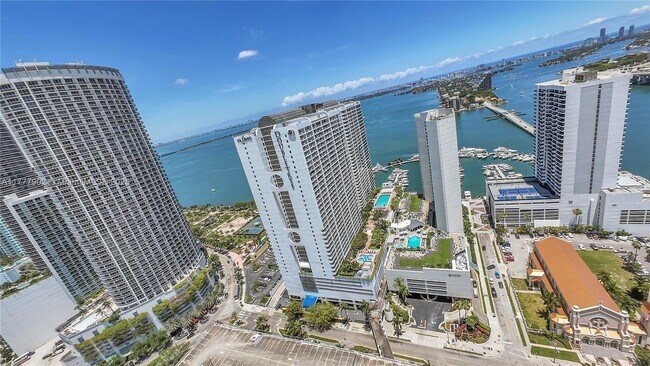 Foto del edificio - 1717 N Bayshore Dr
