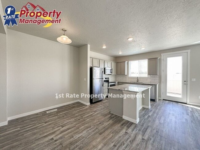 Building Photo - 383 N Traquair Ln