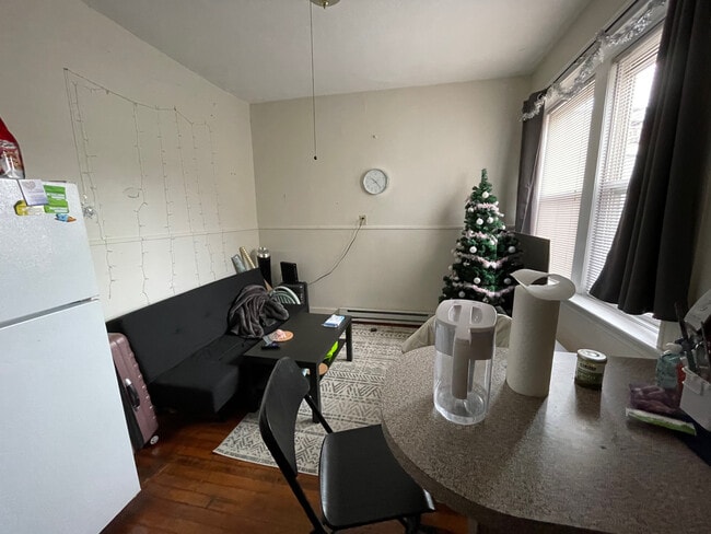 Building Photo - 884 Huntington Ave