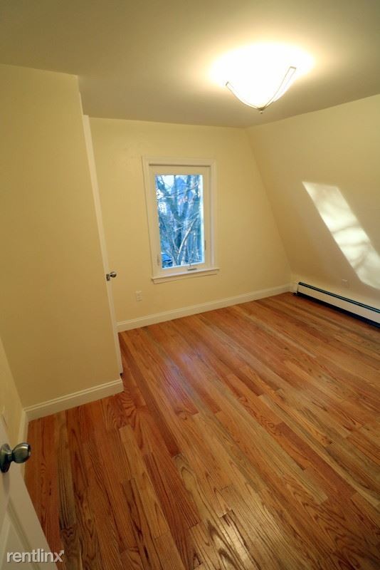 Building Photo - 2 br, 1 bath  - 45 Maple St # 6