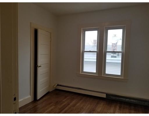 Building Photo - 72 Warren St