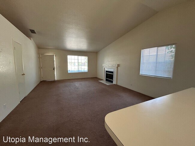 Building Photo - 3 br, 2 bath House - 204 Sumatra