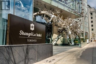 Building Photo - 180 University Ave