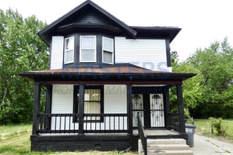 Building Photo - 1026 Oakwood Ave