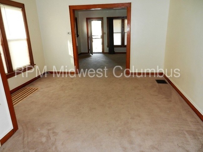 Building Photo - 33 N Brinker Ave
