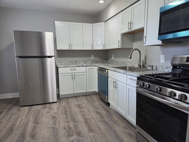 Foto del edificio - Fully Remodeled for Immediate Move-In
