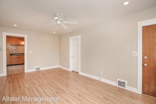 Building Photo - 3 br, 2 bath House - 16512 Burnside Avenue Up