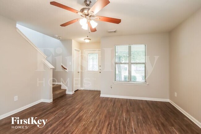 Foto del edificio - 3526 Fuller Bluff Dr