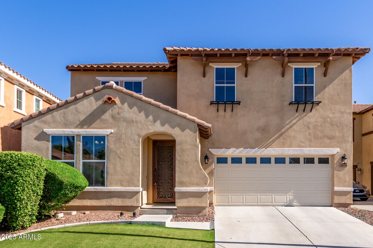 Foto principal - 1185 E Gail Dr