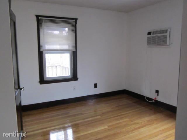 Building Photo - 136 Orchard St