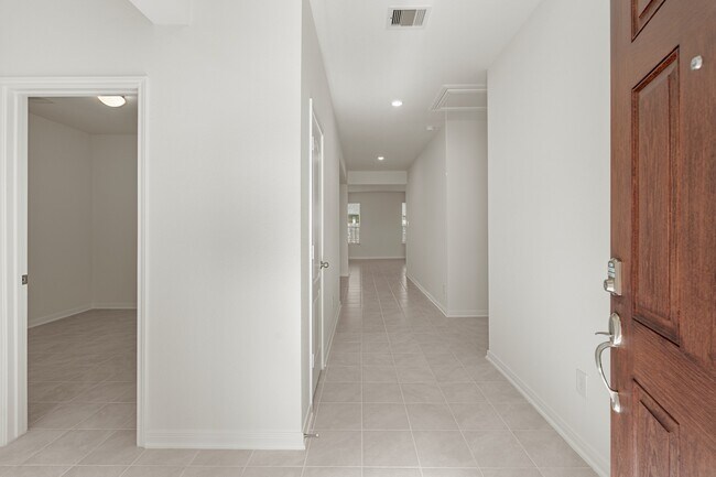Building Photo - 7611 Royal Oasis Ln