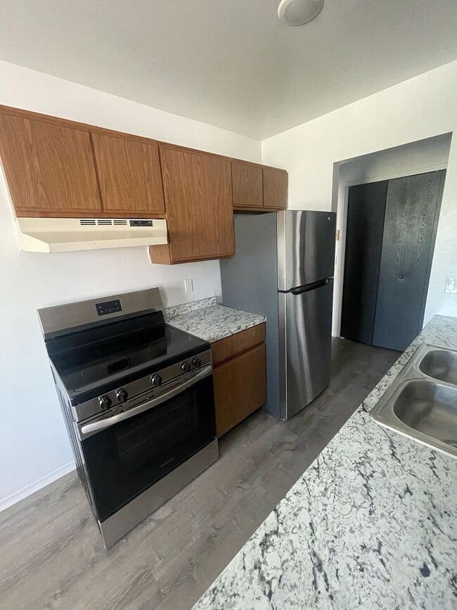 Interior Photo - 23220 FARMINGTON GROUP, LLC.