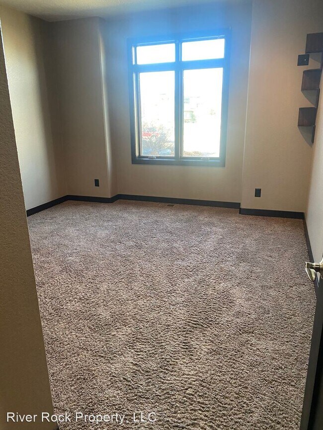 Foto del edificio - 5 br, 4 bath House - 3873 2nd St E
