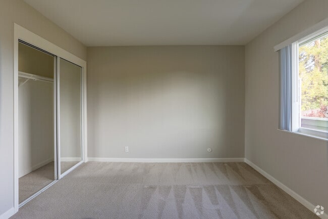 1BR, 1BA - 750SF - Bedroom - 658 Sierra Vista