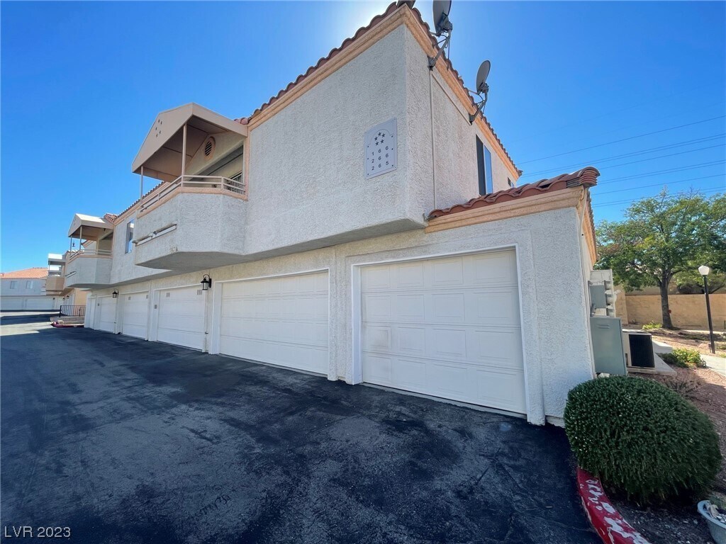 Building Photo - 8452 Boseck Dr