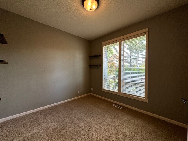 Building Photo - 11222 SW Forest Ln