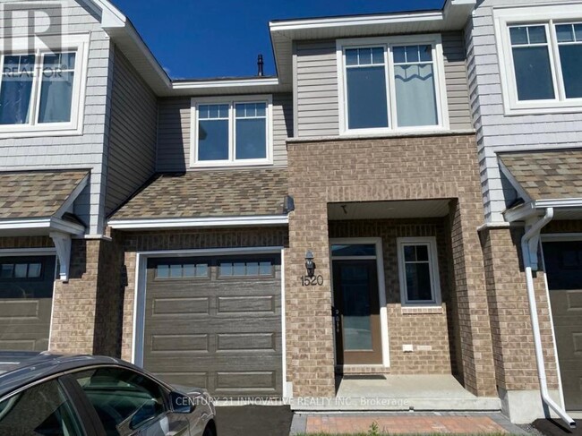 Building Photo - 1520 Davenport Cres