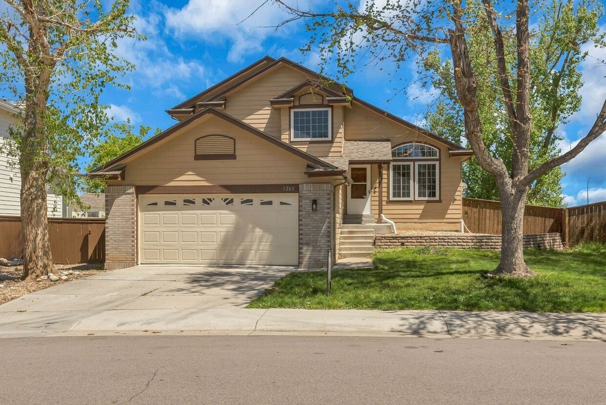Fully Renovated 4-Bed, 4-Bath Single Famil... - Fully Renovated 4-Bed, 4-Bath Single Famil...